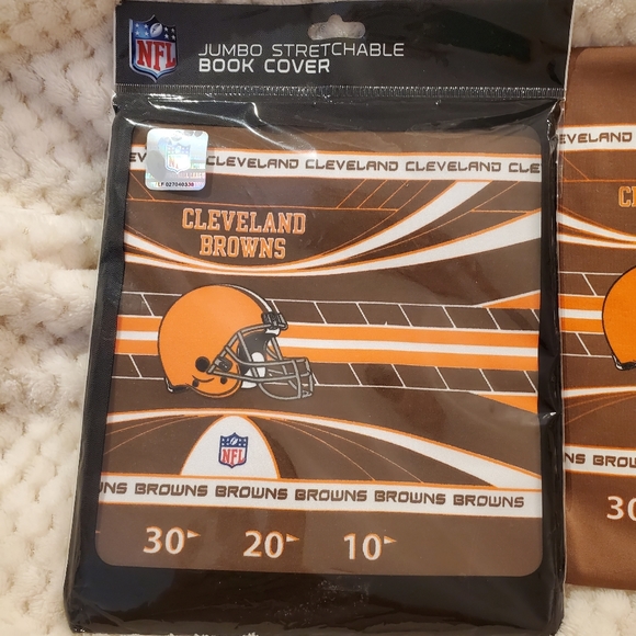 NEW Cleveland Browns Jumbo Stretchable Book Covers - Picture 2 of 9